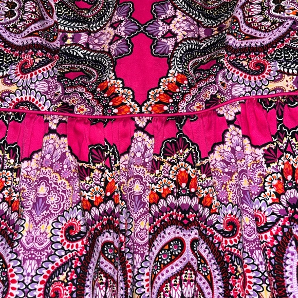 Maggy London Fit and Flare dress *Petites* - Picture 3 of 8